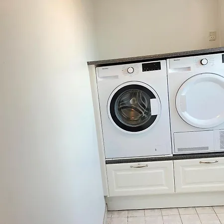 Four Bedroom In Esbjerg, Kirkegade 12 公寓