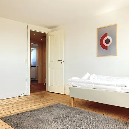 Four Bedroom In Esbjerg, Kirkegade 12 Апартаменты