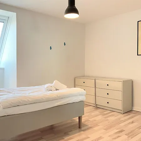 Four Bedroom In Esbjerg, Kirkegade 12 埃斯比约